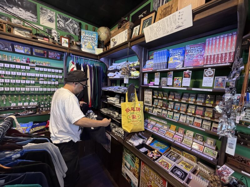 原ハブ屋 名瀬店の店内｜奄美大島のハブ製品とお土産