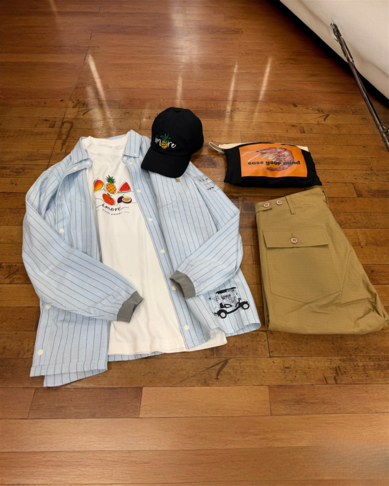SISU PLUS店内で撮影した実物コーデ平置き写真